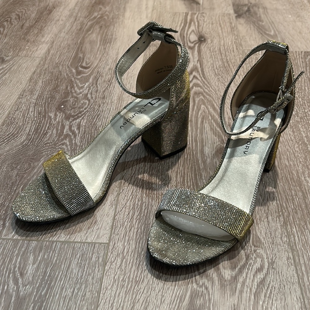 CL by Chinese Laundry Sandals